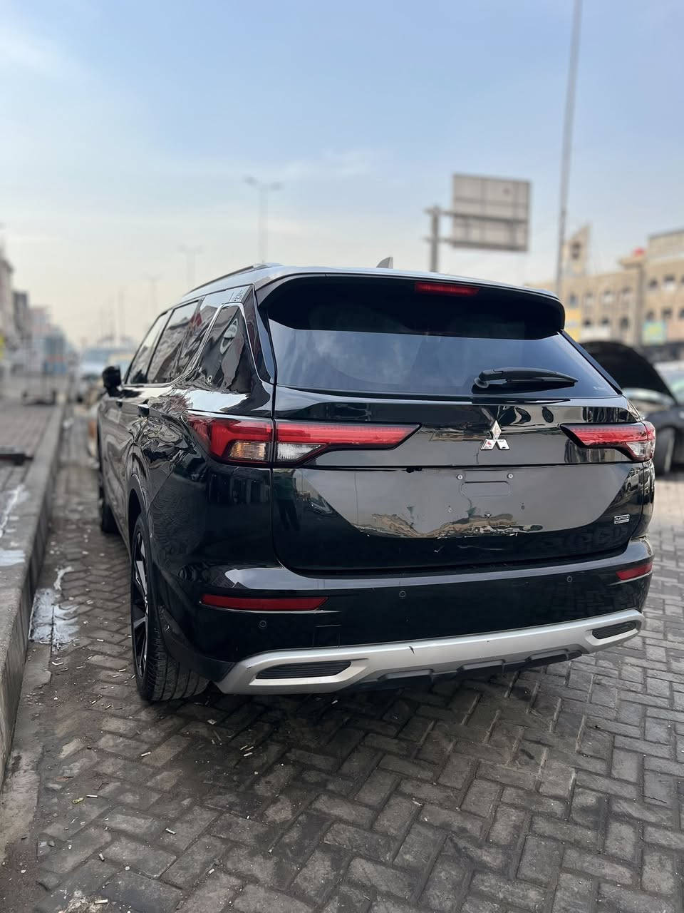 للبيع ميتسوبيشي أوتلاندر SEL فول موصفات 
تو كلر 
موديل 2024، سيارة 
بدون رقم تترقم أي محافظة 
دفع رباعي
ماشيه 18،000ميل
امريكي صوره حادث على وتساب 
اي استفسار رقم صاحب السيارة 
هاتف 📞 ***********

