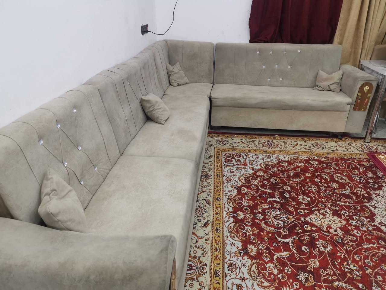 السلام عليكم
عراقي سوكي خفيف 
السعر 100 الف وبي مجال هم بسيط
بغداد الغزالية
ملاحظة (خفيف شغل سوكي مو تكمة يعني) 
***********

