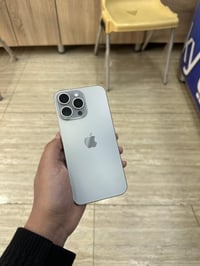 ايفون 15 برو ماكس عربي شرق اوسط           بطارية 87 ذاكرة 256 لون تيتا...