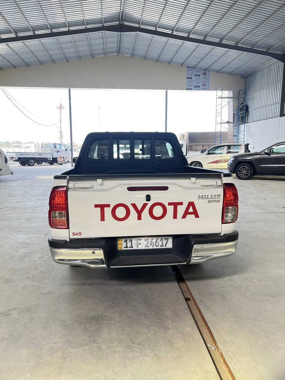 السلام عليكم للبيع بيكم هايلوكس ساز موديل 2025 السياره زيرووو كفاله عامه استخدام شخصي ماشيه 11الف السياره خير من الله بصمه كشنات تدفئه وتبريد مكفوله كفاله عامه السياره بعدها بل ضمان السياره مصار 4اشهر من نزلتها من الوكالة سعر السياره 305وبيها مجال للاستفسار الاتصال على الرقم
***********علي المعموري
عنوان السياره ديالى ناحيه جديده الشط شركه فاضل خيري معرض خيرات دجله
