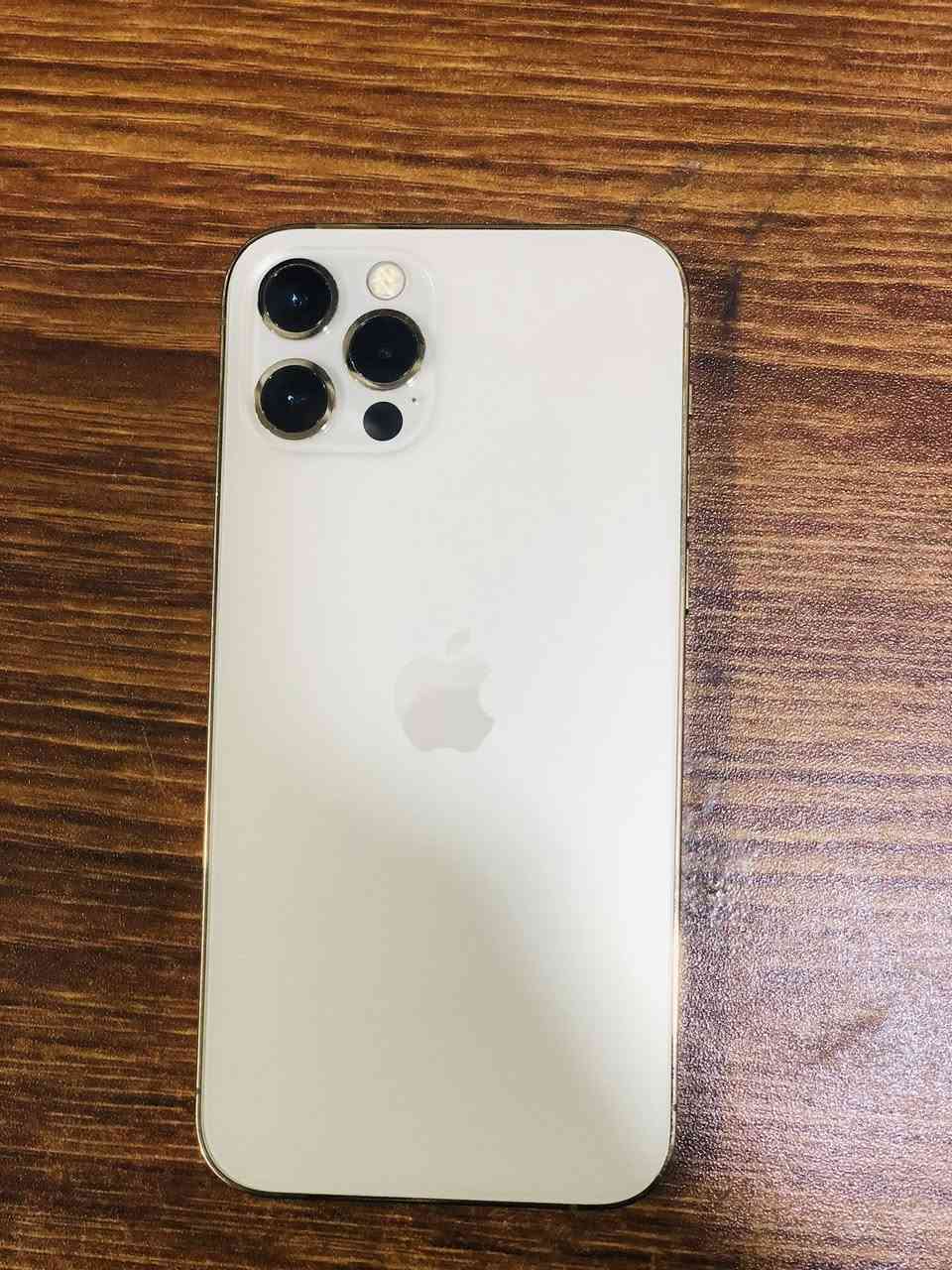 ايفون 12 pro بس برو
شرق اوسط
ذاكره 128
بطاريه 75
وتر بروف يعني ابد ما مفتوح 
السعر خاص 
للتواصل على هذا الرقم بي واتساب
***********
