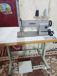 مكينة خياطة • مدينة صدر