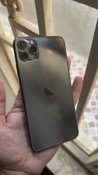 11 برو ماكس بطاريه 84 ذاكره 256  مبدل شاشه 3 خيارات وبيها فطر ما ماثر ...