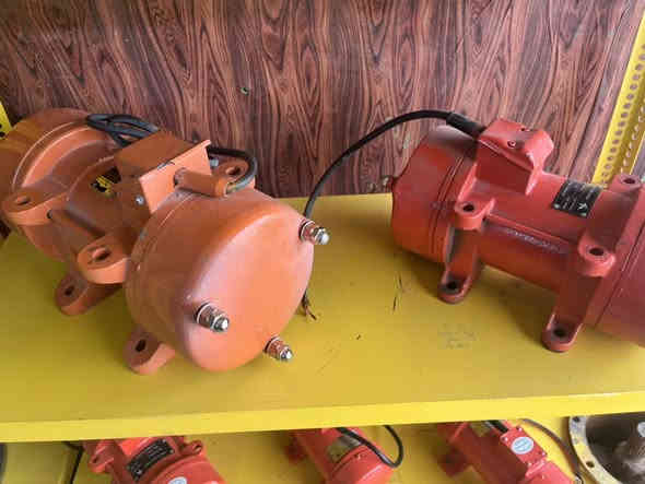 يعلن محلات المستقبل عن توفر جميع أنواع الهزازات 
السنكل والثري فيز 
للاستفسار والطلب اتصال ☎️  ***********
او على واتساب ***********-***********
موقعنا باب الشيخ مقابل مركز باب الشيخ
