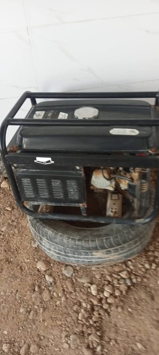 السلام عليكم مولد بانزين  نظيف للبيع السعر 150الف للتواصل الاتصال على الرقم الادناه
***********
