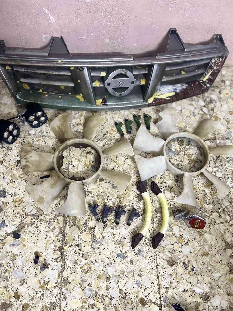 غراض نيسان للبيع كلهن أصليات الاستفسار علا هاذا الرقم ***********
