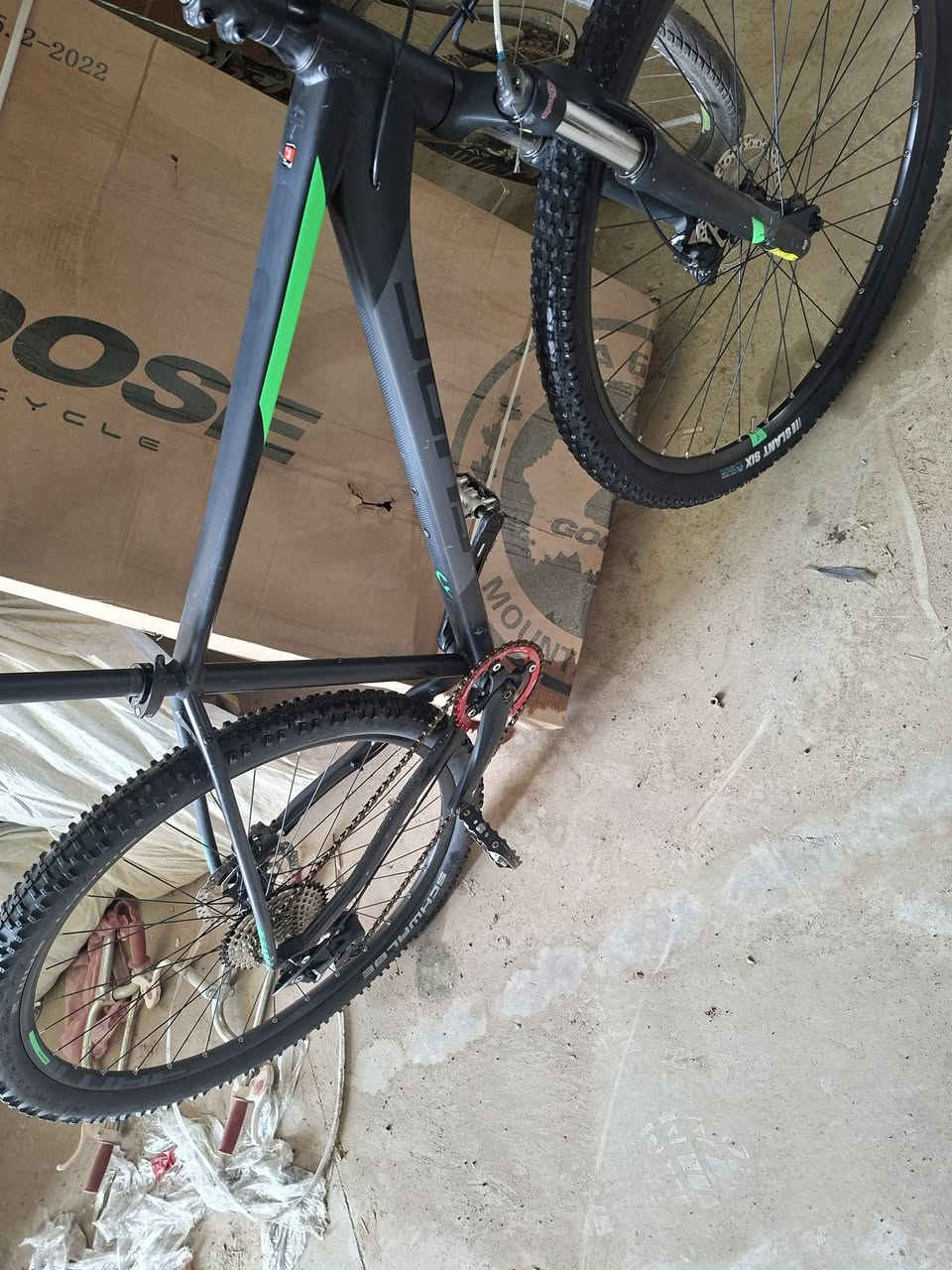 دراجه حجم 29
براند المان cube 
قياس فريم L
 بريكات دهن عيملاق شيمانو MT200 
 نظام گير 10 
گروب سيت كامل شيمانو deore 4100
وزن ريشه 
لون حلو 
عنوان اربيل سوق باسكيلات مقابل گراج سلام 
متوفر توصيل كافه لكل محافظات عيراق 
واتساب موجود *********** 
كومينت ماي جواب بنسبة سعر  اذا اشتري خابرني علي واتساب 
بنسبة سعر490 دولار نهايه 
👆👆👆👆👆👆👆👆
