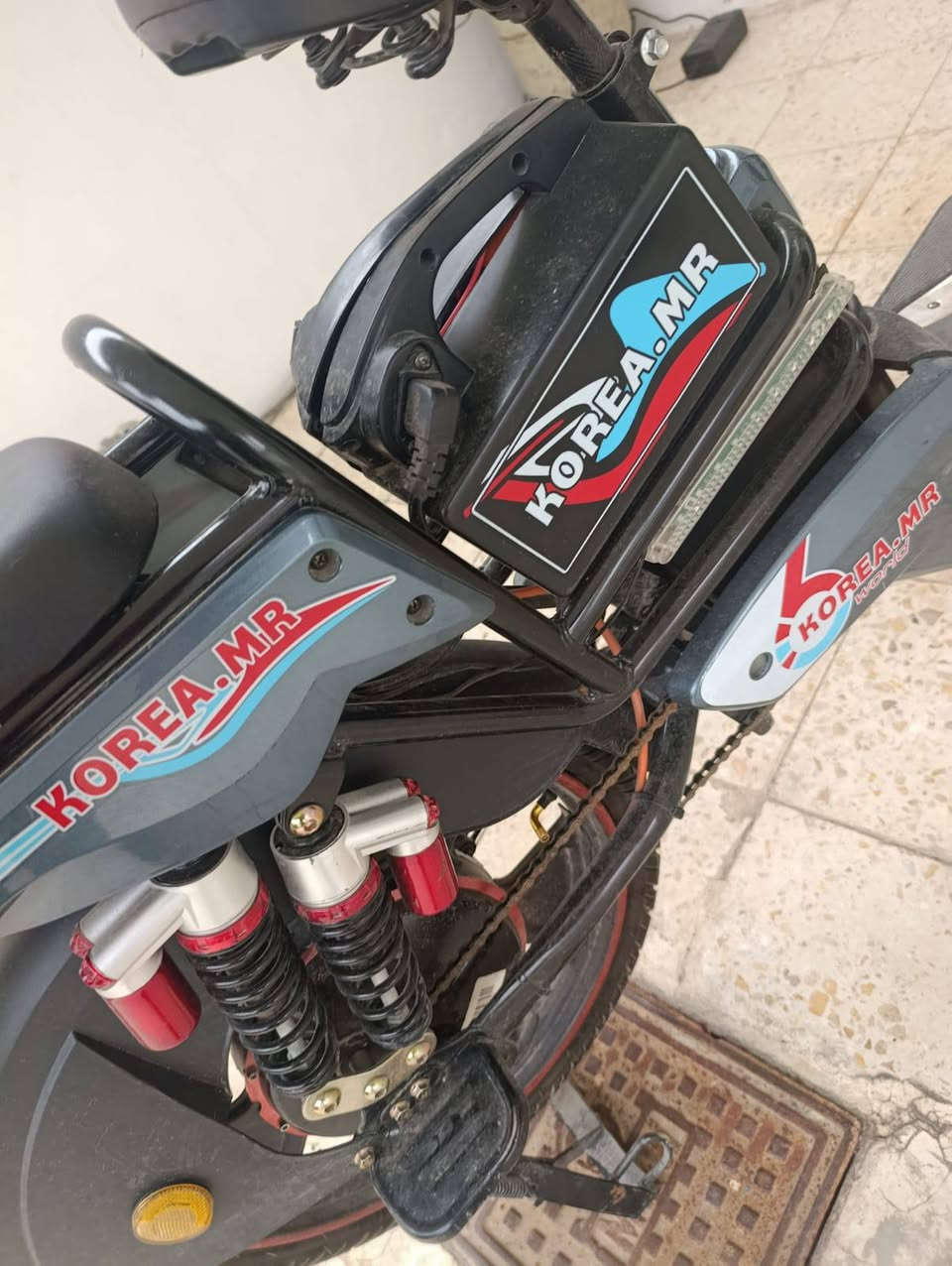 ماطور شحن للبيع ٤ باتريات جديد نظيف ١٠٠٪١٠٠  تايرات جديده  السعر ٢٠٠ الف وبي مجال بسيط
***********
