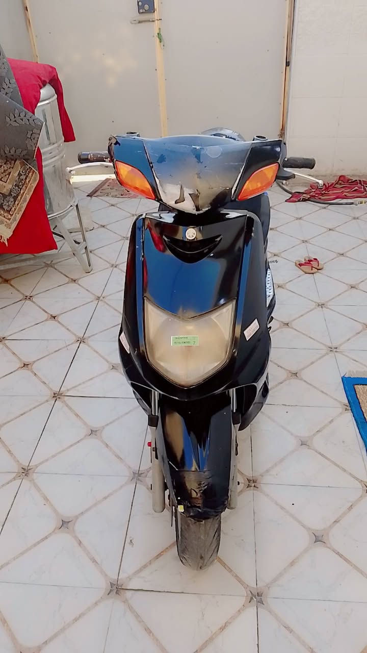 السلام عليكم دراجه سكنس نضيفه كامله عوزها بس باتري شوفت عينك سعرها 450 وبيها مجال ***********
