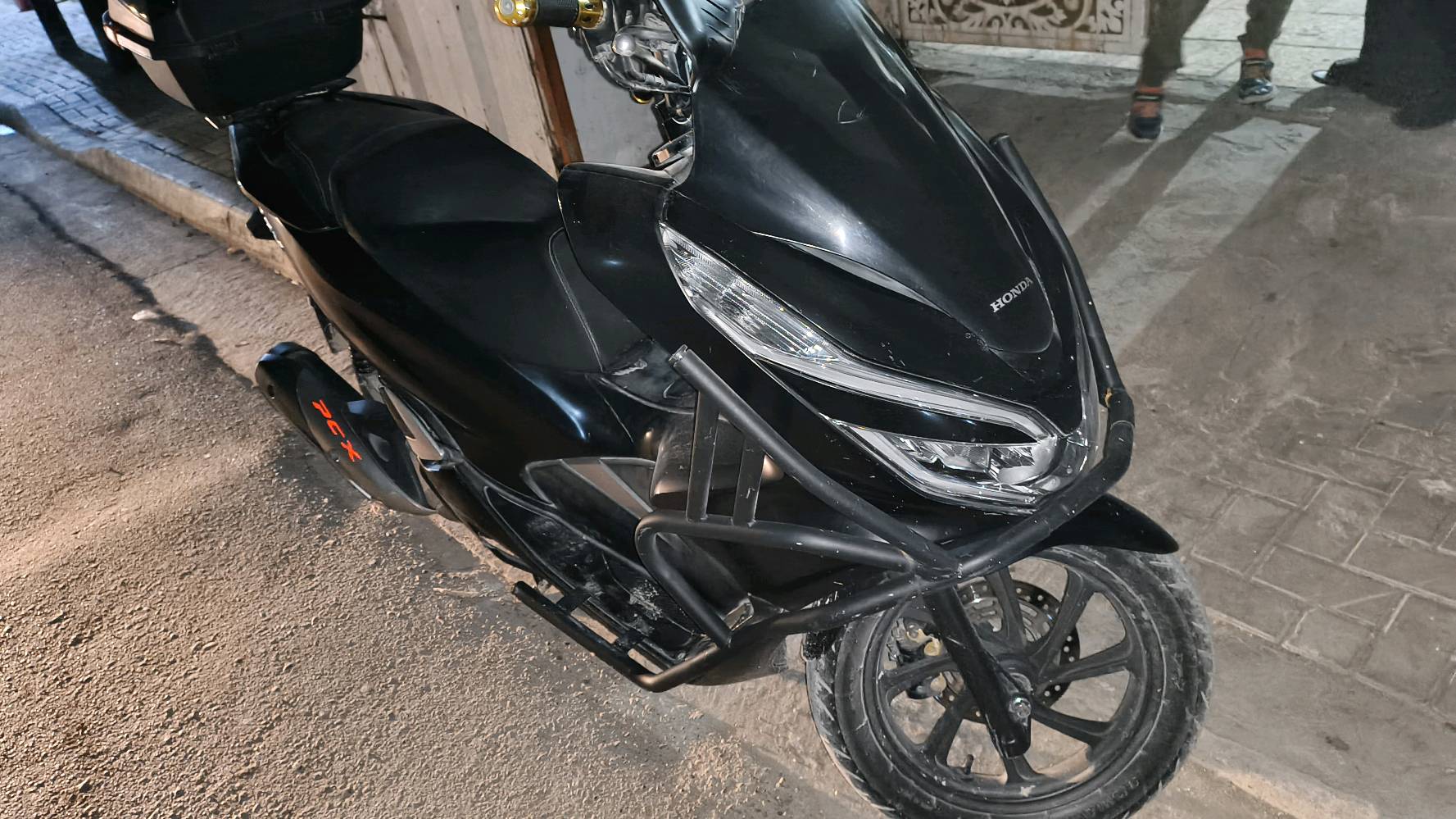 pcx  جيل ثالث ماليزي كفاله عامه ماشيه 18 الف 