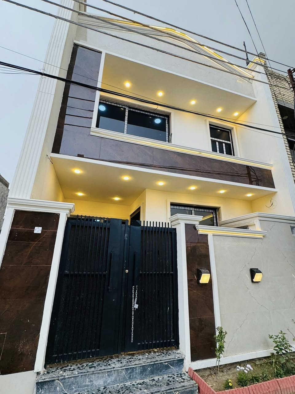 بسم الله ماشاءالله
🏠#دار_للبيع   100متر واجهيه 6،25متر نزال 16متر
  طابقين   بناء حديث وتصميم متكامل ✨️

يحتوي البيت. ع[3غرف نوم -استقبال -صحيات عدد 2- صالة- ومطبخ] البيت شغل درجة اولى 

مع الخدمات[ماي-كهرباء-تبليط]✨️

🔴ملاحضه البيت جاهز للسكن 🔑

⬅️نوع العقار  طابو زراعي سند 25 اقرار محكمه 

⬅️العنوان #بغداد_الدوره_البوعيثه   
       مجمع السلطان الرابع 
🔴للاستفسار  خاص او الاتصال ع  الرقم 
☎️***********
☎️***********
