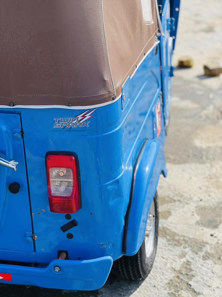 سلام عليكم تكتك البيع موديل 22شهر 9 بل سنويه 23 
مرقم سنويه بسمي تكتك خير من الله مكينه كفاله 
هاذه رقمي ***********  خاص مغلق
