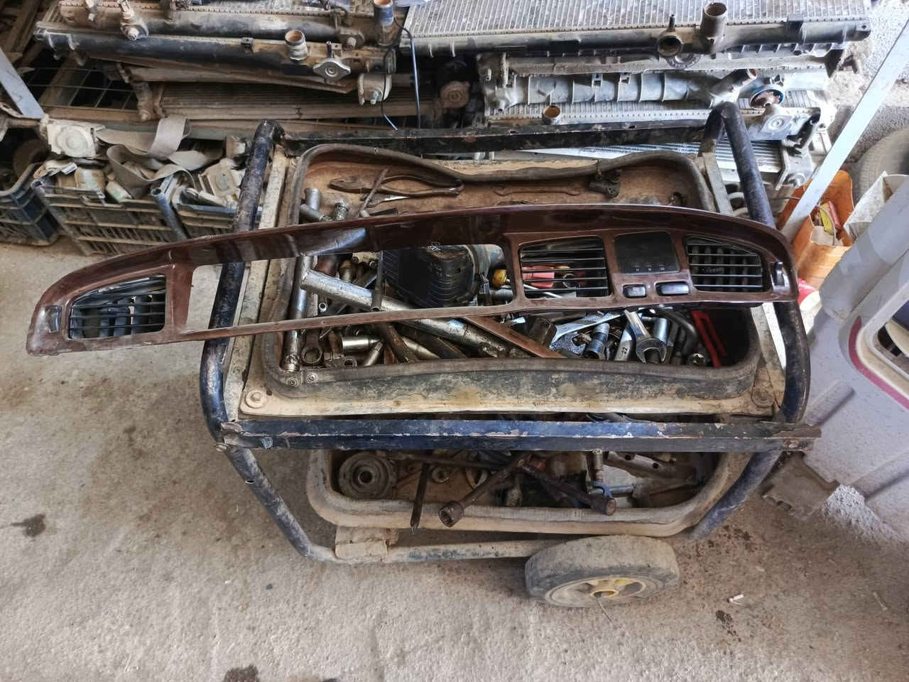 سلام عليكم غراض بطه فصل مال تفصيخ للبيع ***********..
