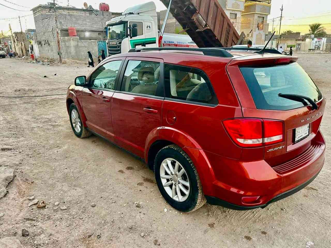 سـلام عليـكم .
جورني 2013
رقم بغداد SXT
وارد امريكي 
سونارها بل منشور 
V6
3.600
***********
مكان السياره البصره الزبير 
السعر 85
