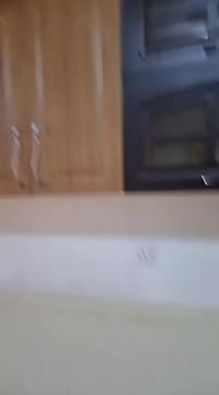 كاونتر مطبخ للبيع نظافه 95 % لتوضيح التفاصيل يرجى مشاهده الفديو المرفق...