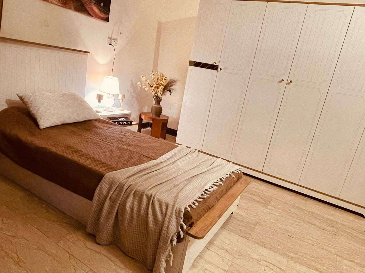 غرفة شبابيه ماركة ايكيا
نضافتهه 100%
الشراي يتفضل خاص او يتصل
***********
متوفر واتساب
