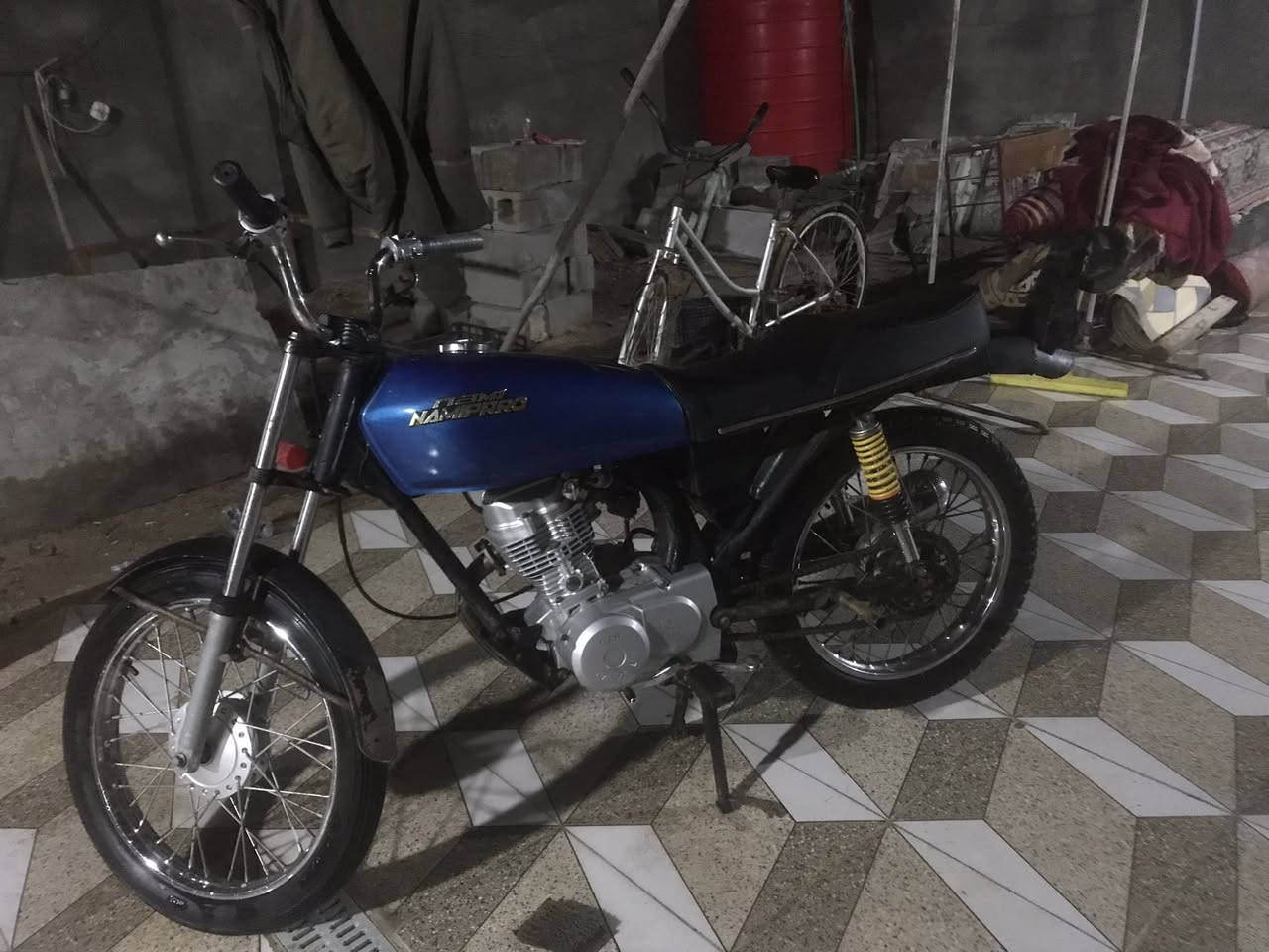 دراجه ايراني ادوات مكينه نامه ما مفتوحه السعر 325 مكاني بصره ابو الخصيب حي العسكري رقمي ***********
