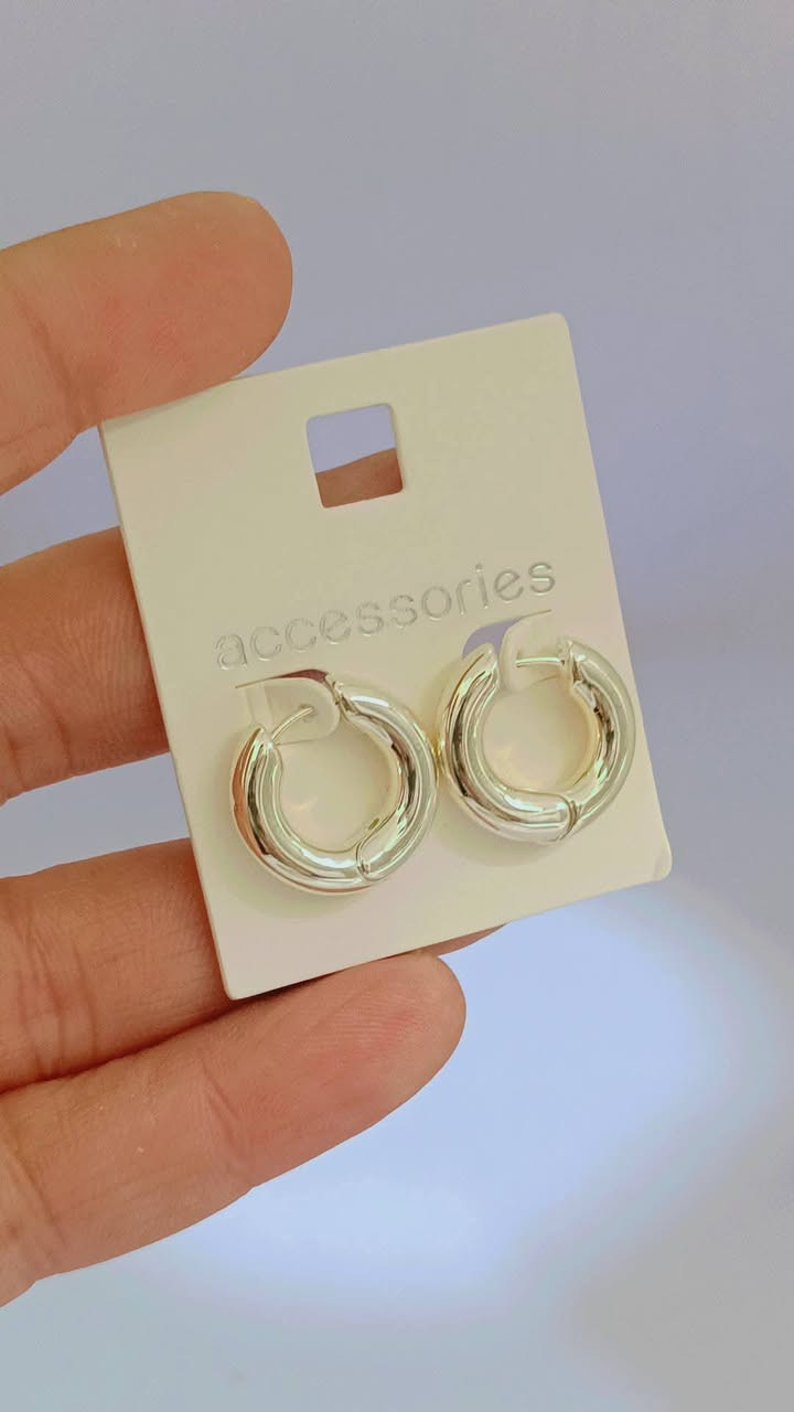 مجموعة
 Pearl Bloom✨
تصميم بسيط وعصري يضفي طابعاً من النعومة
مجموعة مميزة من المجوهرات 
Super master quality ✨

مناسب للاستخدام اليومي مقاوم للمواد العطرية 
خدمة التوصيل لجميع محافظات العراق 
للاستفسار اكثر التواصل دايركت 
#اكسسوارات #مجوهرات #هدايا #هدايانسائيه #عيد_الحب


**إذا كنت صاحب هذا الإعلان وتريد حذفه لأي سبب، رجاءا أرسل رسالة إلى الدعم الفني**