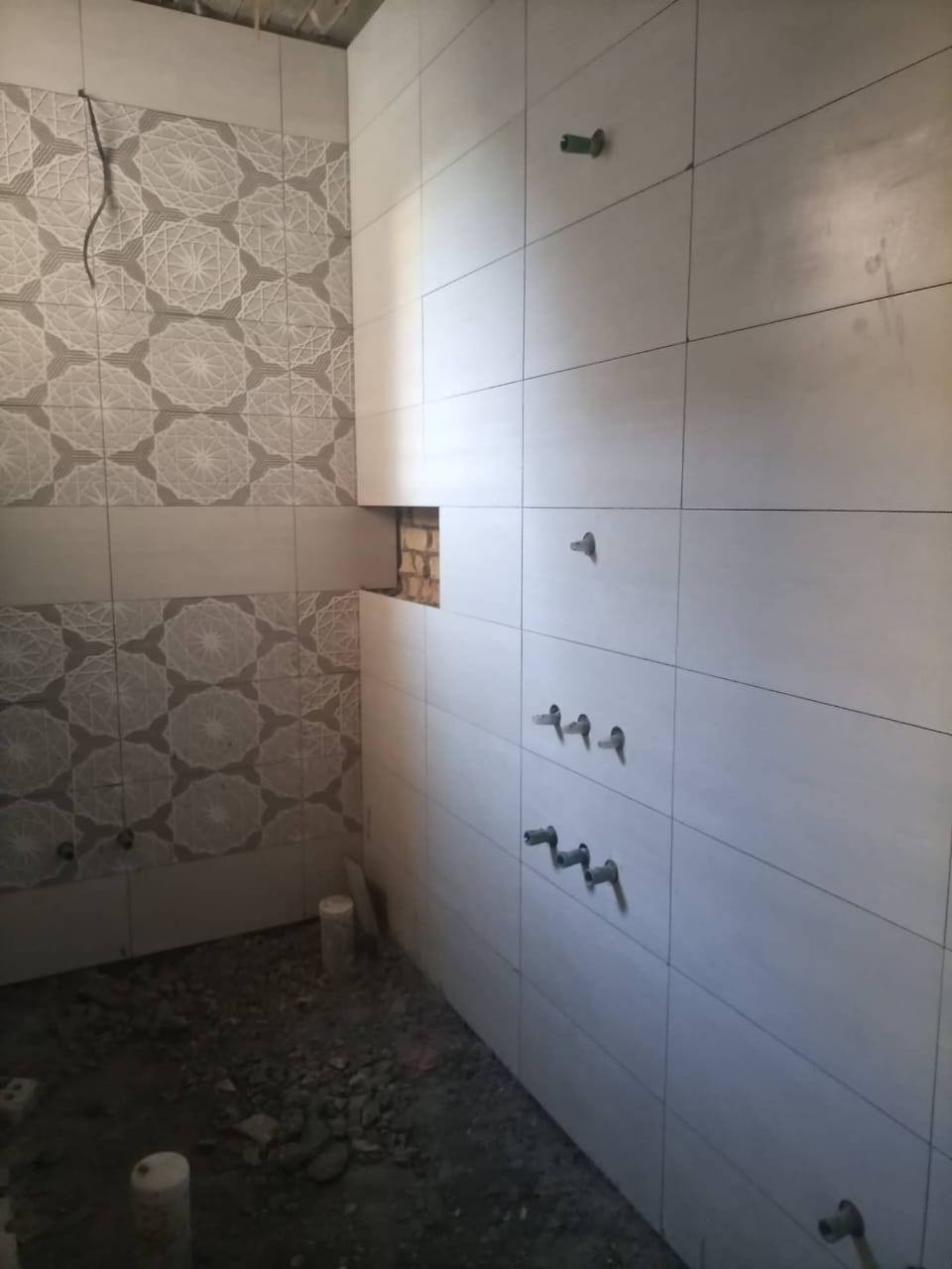 السلام عليكم خلفه سيراميك من بغداد متفرغ حالياً شغل درجه اولى 📞***********
