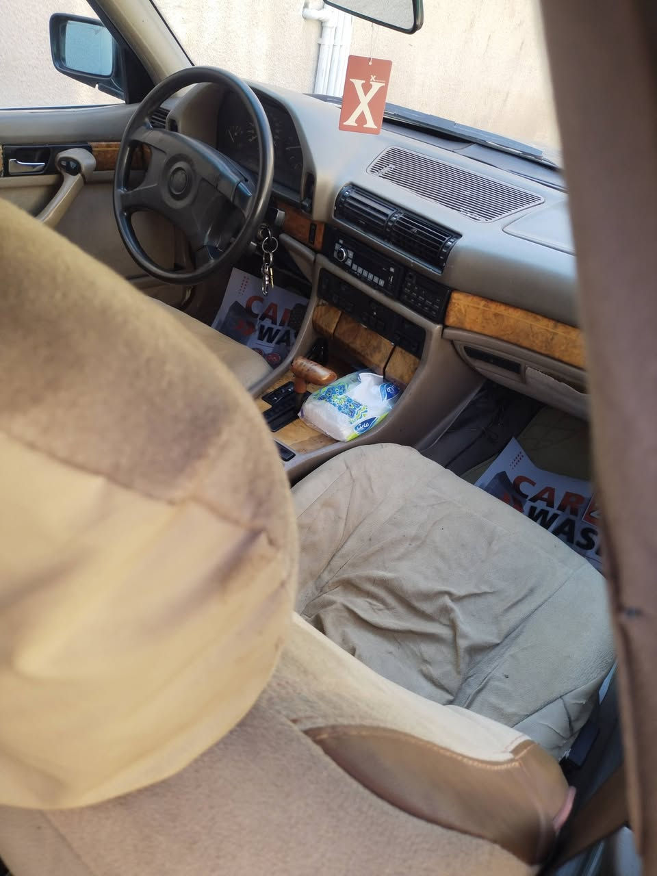 السلام عليكم بي ام 730i موديل 93 رقم بغداد بسمي .محرك كير مكفولات تبريد شغال.ب 40 رقم *********** مكان بابل /المسيب
