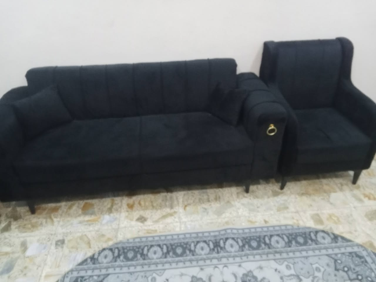 السلام عليكم اخوان كاونتر اخو جديد صالي شهر ونص من اخذته الله شاهدالقياس متراين والسنك متر ونص مرمر والتخم هم نفس الشي هم جديد شد عراقي وتلبيسه مال تخم هم موجودة عشر مقاعد وطبلات هم ويا السعر الكاونتر 300 اخون من الاخير صار عليه فوك 600الله شاهد وتخم 200هوا وطبلات وتلبيسه مكاني شعب رقم ***********
