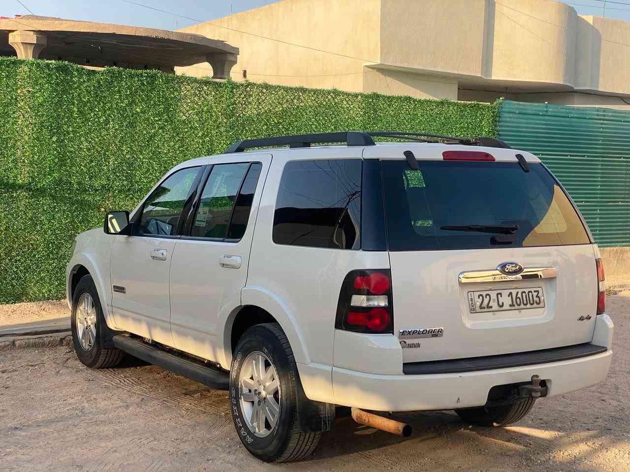 السلام عليكم من رخصت الادمن فورد اكسبلور موديل 2008 السياره نظيفه جدآ ومكفوله من الضربه ورقم اربيل بسمي وماشيه 179000 الف السعر 120 ورقم الهاتف*********** والسياره موجوده بالبصره
