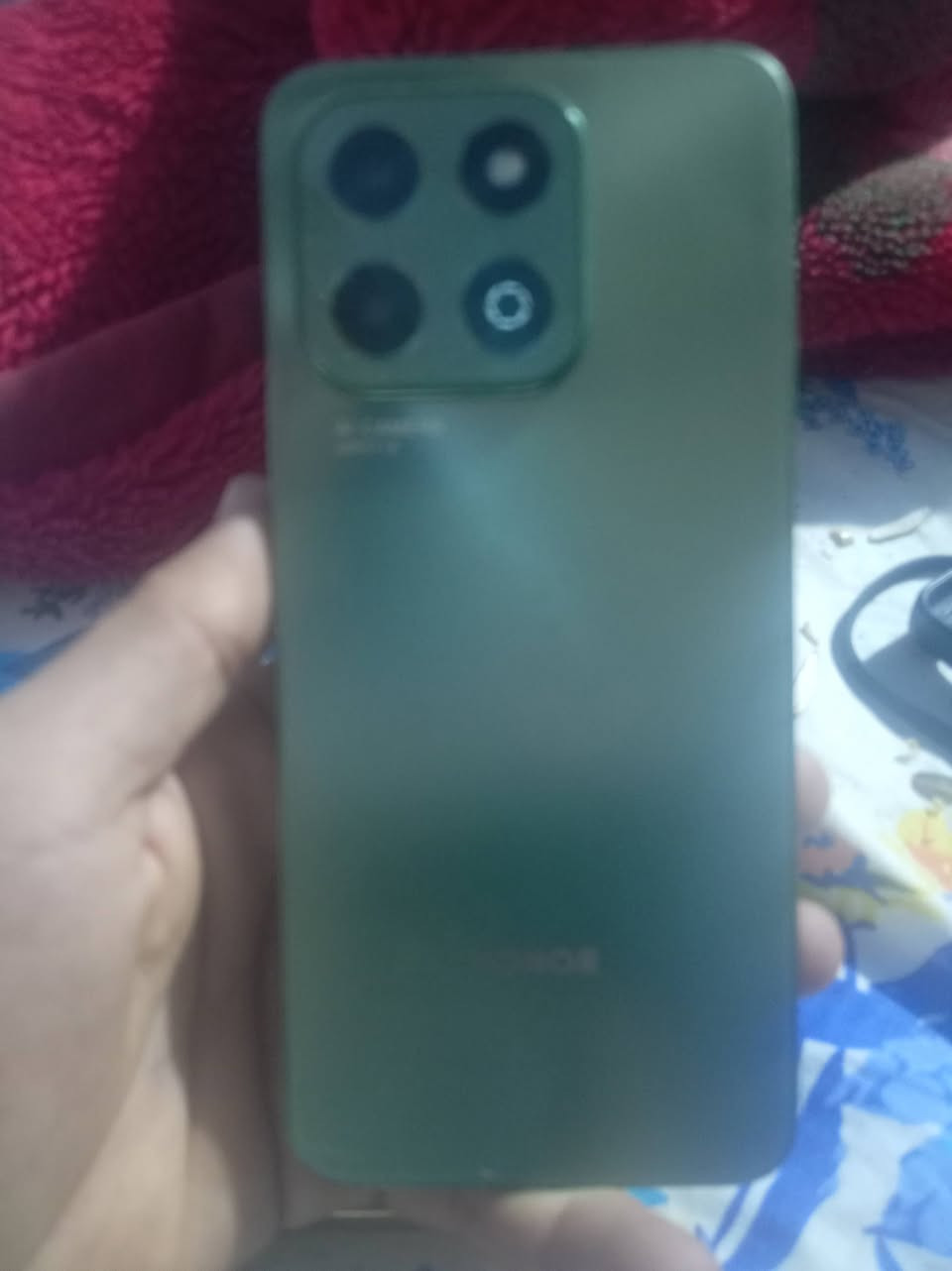 سلام عليكم مبايل مبدلل شاشه وبي كسر ما يثرر شرط ما يكف خلاص سعر 75غفلل***********7
