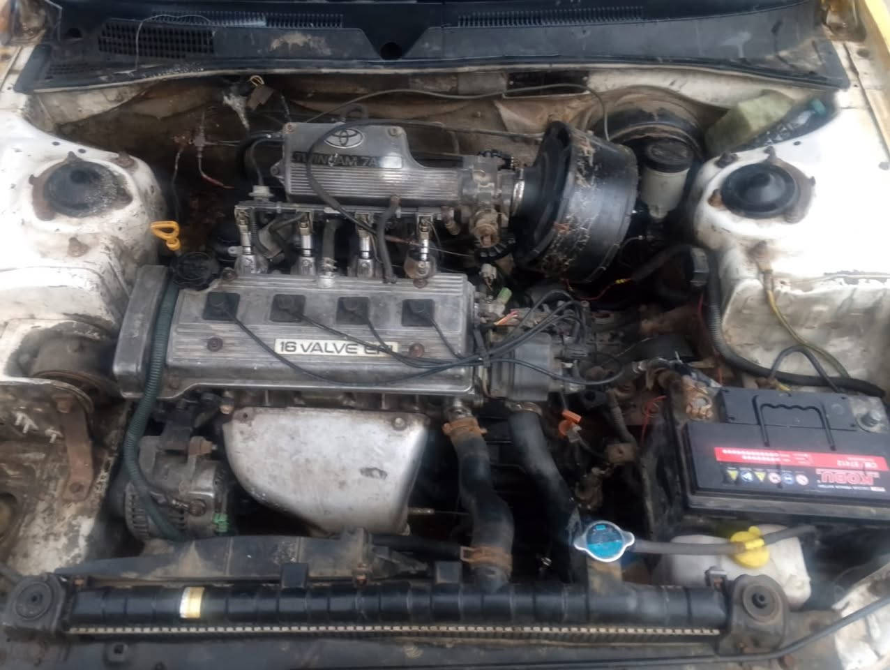 السلام عليكم سياره سوناته لبيع مكينه وكير كورلا شغاله ما اندل راعيها سعرها مليون***********
