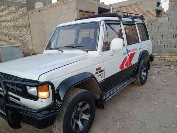 السلام عليكم باجيرو للبيع مديل ٩١ رقم جديد نكليزي محرك ففتي جديد تخم تاير كهربائيات كلهة شغاله سعر ٥٣ وبيهة مجال لشراي  حي طارق شارع الوسط رقم راعي سياره  مكلف بل نشر ***********
