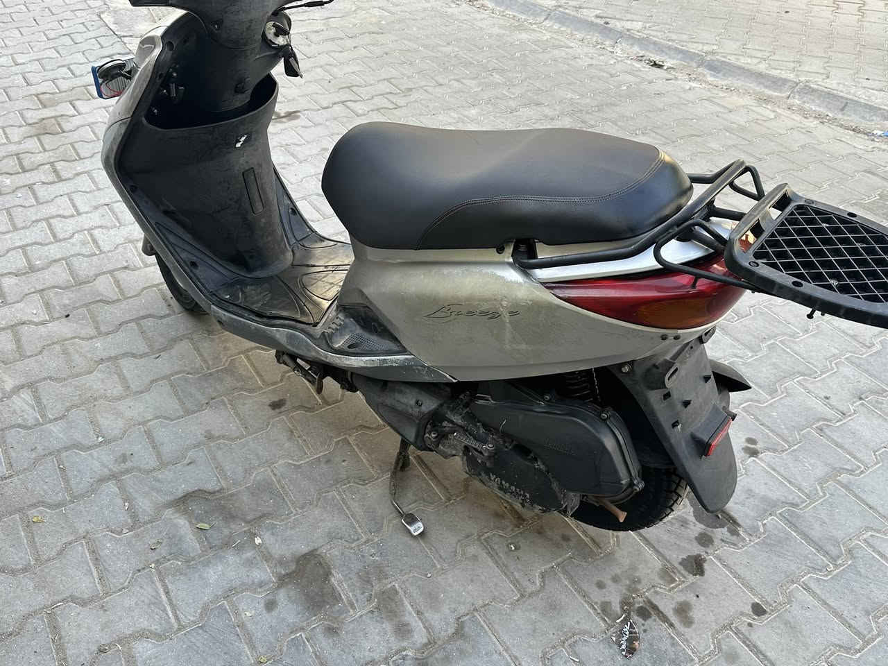 سلام عليكم دراجه بريز للبيع العنوان بغداد شارع فلسطين السعر 650 الف وبيه مجال دراجه حلوه مرتبه سلف هندر كامله مكمله    

***********
