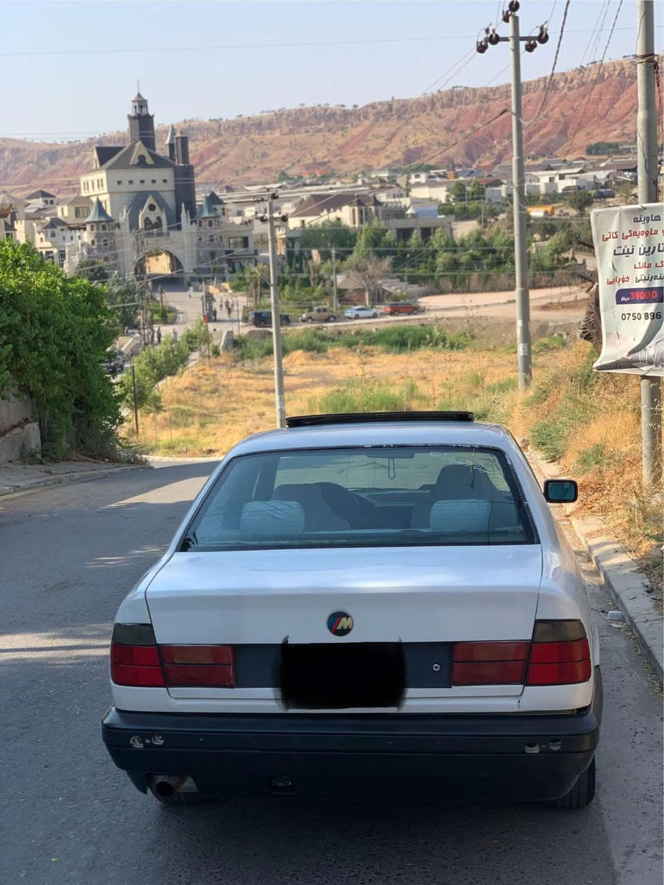 Bmw
مؤديل ١٩٩٤
٥٢٠ مةجينةكةبسي گئر عادي 
حام بةمب كراية 
بئشو بشتي كةبسة 
ئةوةلياتة سةنةوي لةگة نية
٣٠وةرةقةو مةحمةلة 
*********** فايبةر واتساب شقلاوة, أربيل
