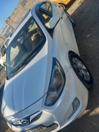 ٢٠١٢ • محرك ١٦٠٠ • كلين من الصبغ