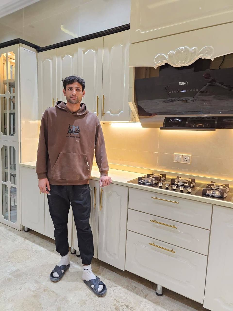 بسم الله الرحمن الرحيم 
 
من ليوم تبدأحجوزات المحافظات 

 
عروض جديده 👌
هدايه اجهزه كهربائية 

تم تغير سعر المتر الطولي من ٥٠٠ الف الى ٤٨٠ الف.🙂
 داخل المنيوم تركي وابواب خشب  HDF ومرمر كوارتز  الطبيعي مع ارتفاع الملحق متر 😉
يشمل تاج اناره جرجرف اناره ونقل وشد مجاني 🛻
بالاضافه الى كل ٦ امتار طولي هدايه سيت سلات . او جهاز كهربائي👑

موقع  محافظة واسط قضاء زبيديه 
للاستفسار الاتصال على الارقام التاليه ☎️***********

***********
