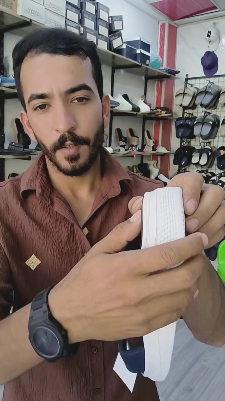 ستايل يخطف النظر 🔥
راحة، فخامة، وخفة بكل خطوة ✨
متوفر بالألوان: أسود، كحلي، وبني 👌
قياسات من 40 للـ45
#سليبرات_ماركه #ملابس_داخلية #سليبرات_مريحه #نعال #نعالات_أنيقة


**إذا كنت صاحب هذا الإعلان وتريد حذفه لأي سبب، رجاءا أرسل رسالة إلى الدعم الفني**