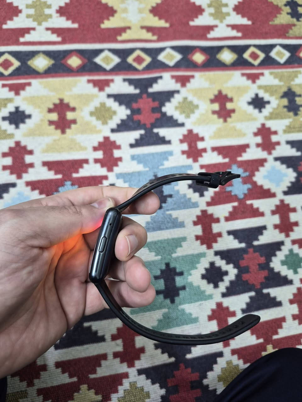 السلام عليكم..ساعة هواوي فت نيو كامل المحلقات كارتونة وكيبل الشحن ..شغالة 100 بالمية وشحنها اسبوع يطول مع سير اضافي و ميحتاجلها شي السعر 50 الف مكاني بغداد ***********
