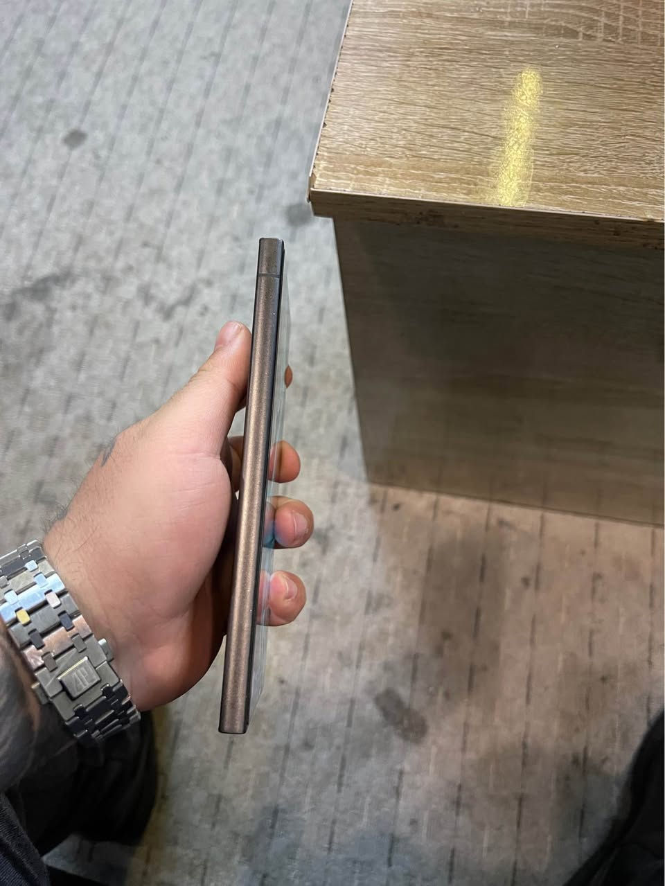 سامسۆنگ S24 ultra ، زۆر خاوێن و بێ کێشە (100/100). ڕام 12 گێگا و میمۆری 256 گێگایە. شةريكةي جيبالة مۆبایلەکە زۆر کەم بەکارهاتووە، 650$ مەجالێکی زۆر کەم
شوێن هەولێر
***********

سامسونج S24 ultra ، نظافة تامة 100/100. الرام 12
جيجا والذاكرة 256 جيجا. الجهاز استخدامه قليل جداً و ممتاز، شركة جبال ، السعر: 650$ مجال بسيط جدا مكاني أربيل 
*********** أربيل, العراق
