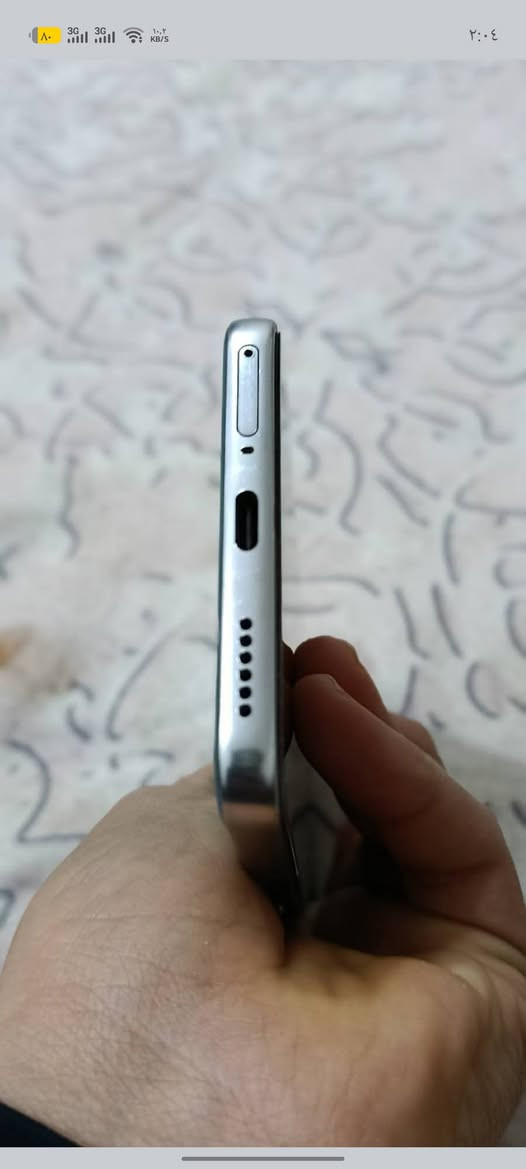 السلام عليكم
تكنو كامون 40 بريمير 5g جديد استعمال  3اشهر فقط 

مواصفات الجهاز
شاشة بدقة 144 هيرتز 1.5k
معالج ميديا تيك 8350 بدقة 4 نانومتر
كاميرات ثلاثية بدقة 50 ميكا بكسل مع عدسة تقريب جيروسكوب
ذاكرة 256 رام 12+6
يشغل ببجي 120 فريم
يحتوي على زر الذكاء الاصطناعي
مقاوم للماء والغبار بمعيار ip 69 و68
ملاحظة . اللون المميز 
الجهاز للبيع بسعر 350  الف مجال كلش قليل لأن خسران بي هواي
او مراوس بجهاز اخر حسب القناعة

الشراي يتصل ***********  إذا مو شراي لا تشلع كلبي
مكاني ناصريه ويوجد توصيل
