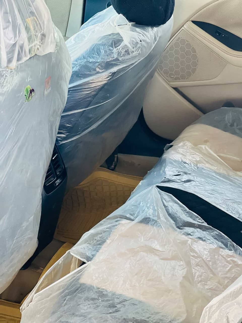 السلام عليكم كيا أوبتما موديل 2013
فول موصفات 1/1
أعلى فئه
محرك 2400 شاده جديد
حداديه امامي خلفي كله جديد 
بصمه تشغيل +أبواب
بنوراما
كشن كهربائي 
وحساس 
تبريد قطعتين 
محوره شاشه 
تتحكم بيه من خلال الشاشه 
السياره بيه رش صفحه السايق 
بدون دواخل سنويا منتهيه 2024 
تحويل او وكاله 
بيع فقط 
مكان بابل جبله 📍
السعر 125 مجال جداً بسيط 
***********
