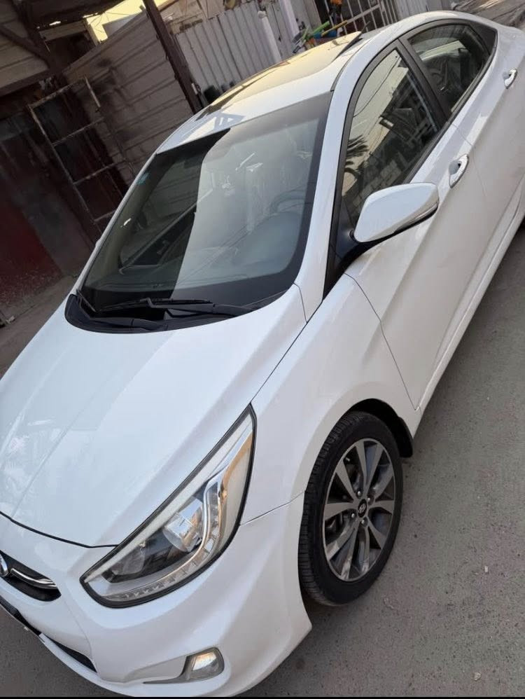 السلام وعليكم 

للبيع اكسنت خليجي

موديل  Accent Blue. 2016

ماشيه 90 

السياره مكفوله من الصبغ والتبديل 

 تخم تاير جديد 

صدر امامي خلفي جديد

مكينه وكير مكفولات 

ساره أي نقص مابيها وبل خير على الياخذها

سعر  118 قفل 

مكان السياره بغداد الشعب او الكريعات
***********
***********
