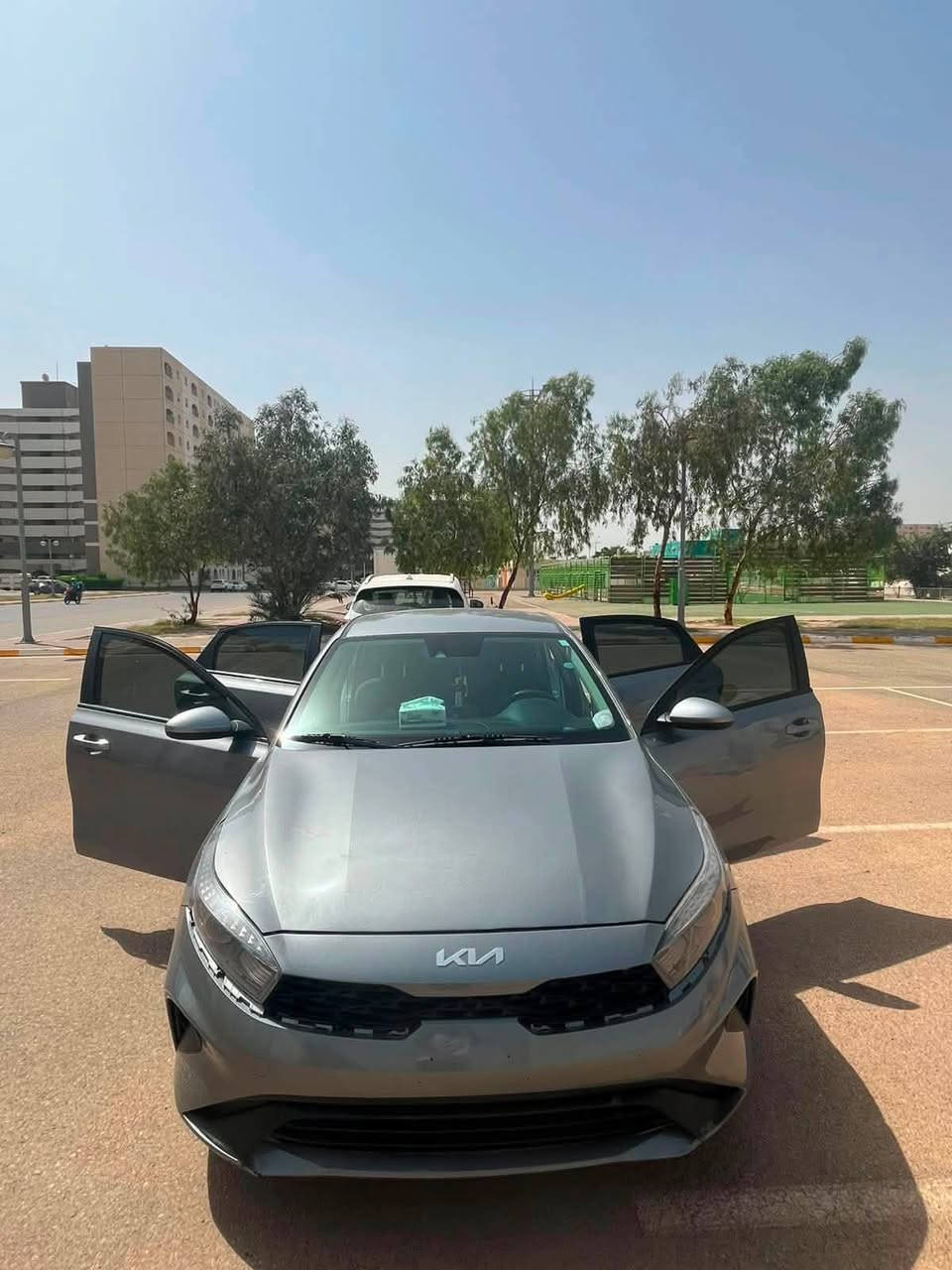 سلام عليكم هاي العروس للبيع فورتي لون سلفرنص مواصفات مكينه 2000دوش مديل 23 حادثه كلش بسيط ليبل واحد بدون تبديل جديدة احله من صور دخول جديد ترقيم جديد ورقم شبه مميز السيارة مابيها ولا قطعة تبديل تحويل ثاني يوم هزة جديدة وسنويه جديدة لل٣١ السيارة دون تبديل  شواصي لغود  مكفوله من التبديل كله عوضه الشركه السعر152 وبيها مجال حك الجيه صور الحادث مرفقه بالمنشور    السيارة احلى من الصور مكاني بغداد الاعظمية حي تونس  للاستفسار ***********

