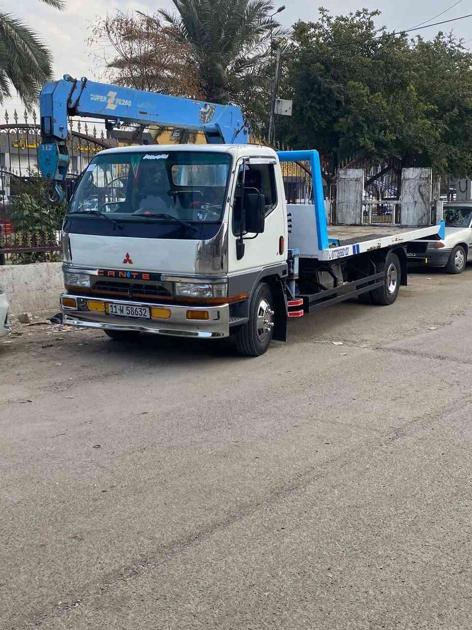 سلام عليكم ورحمه الله وبركاته للبيع كنتر بزون موديل 2003 سنويه كرين مكينه تخم تايرات باتريات جدد كرين 2 سلايتين مال حاويه جديد السياره بغداد بسمي تحويل ثاني يوم 
الموبايل. *********** 
السعر.  225 وبيها مجال شي بصيط
