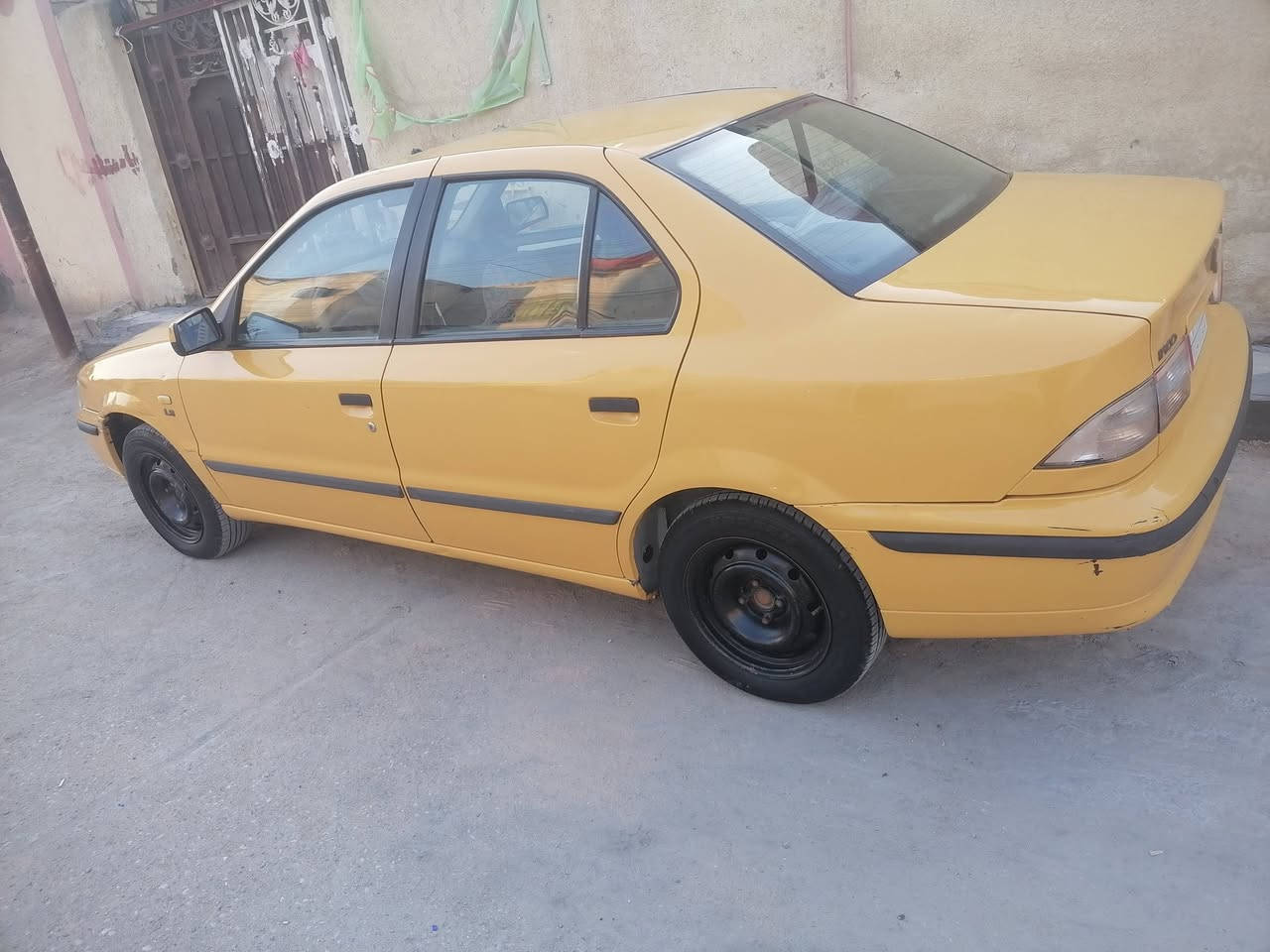 سمند للبيع او مراوس حسب القناعه مديل 2017كفاله عامه مكينه وكير طخم تاير جديد حداديه 75/ 100 سياره جاهزه من كلشي مصفره هيئه وغرامات علمن سياره مطلوبه مصرف ستقطاع مباشر باقي عليها ثلاث اشهر وصير حره مكان سياره الناصريه مركز *********** سعر 52وبيها مجال
