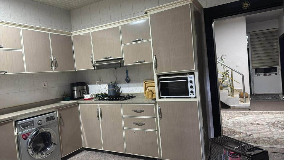 سلاو کەوەنتەری ئەلەمنیۆم مەوادی سارایە بۆ فرۆشتن نوێ خاوێن بە  تەباغو مرەشاعەو فرنەوە کامل بۆ فرۆشتن  مرەشاو تەباغەکەو فرنە نوێ بەکارنەھاتووە  نوێ هەموویان بەشرتە قیاسی 6مەترە وە قەنەفەی ٦نەفەری نوێ بۆ فرۆشتن شوێن هەولێر أربيل, العراق


**إذا كنت صاحب هذا الإعلان وتريد حذفه لأي سبب، رجاءا أرسل رسالة إلى الدعم الفني**