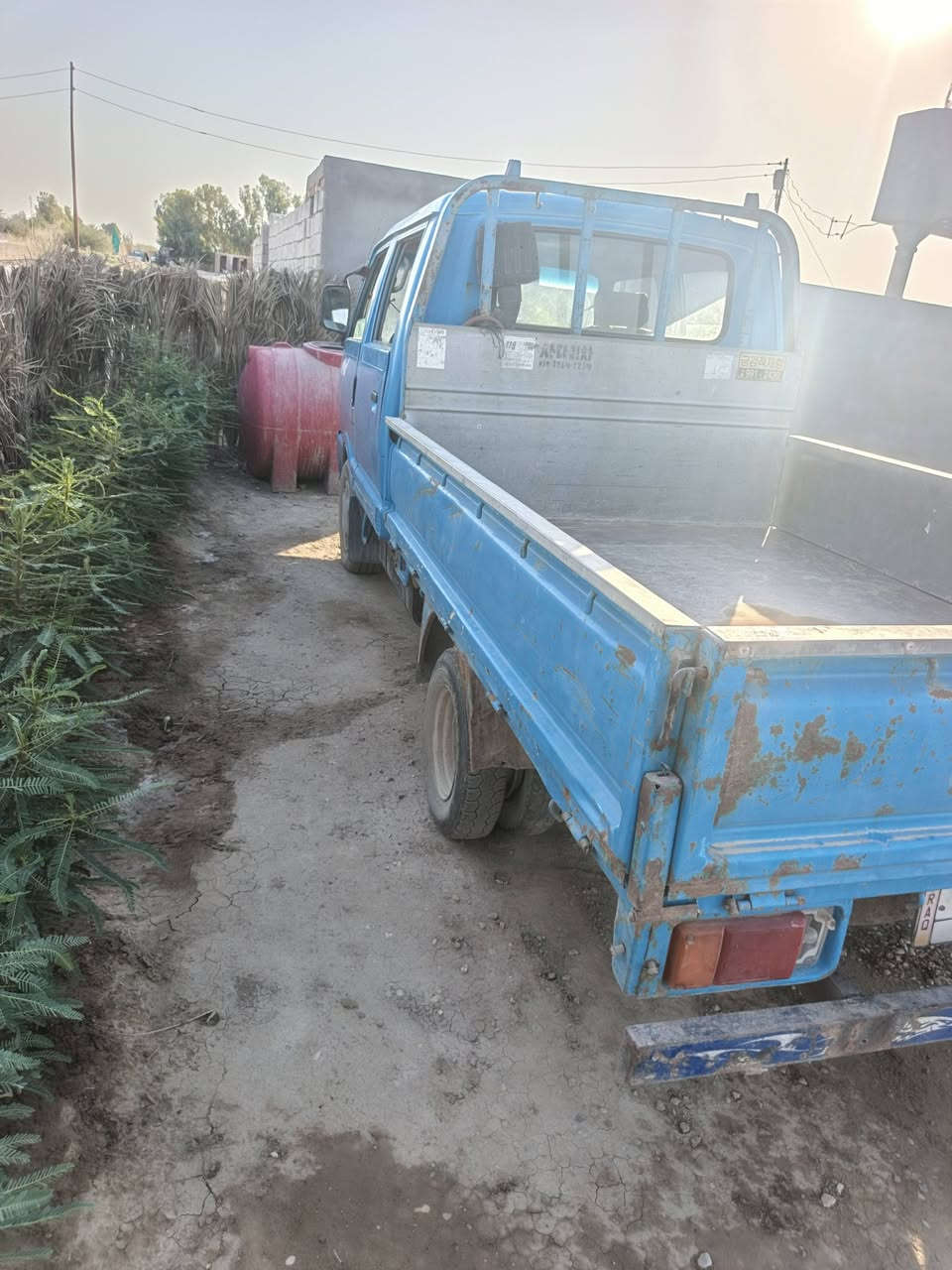 سلام عليكم كيا بنكوو 95  رقم بغداد تحويل مباشر مكينه وكير مكفولات تخم تاير  كهربائيات كله شغاله حداديه جديده السعر 50 وبيه مجال رقم ***********
