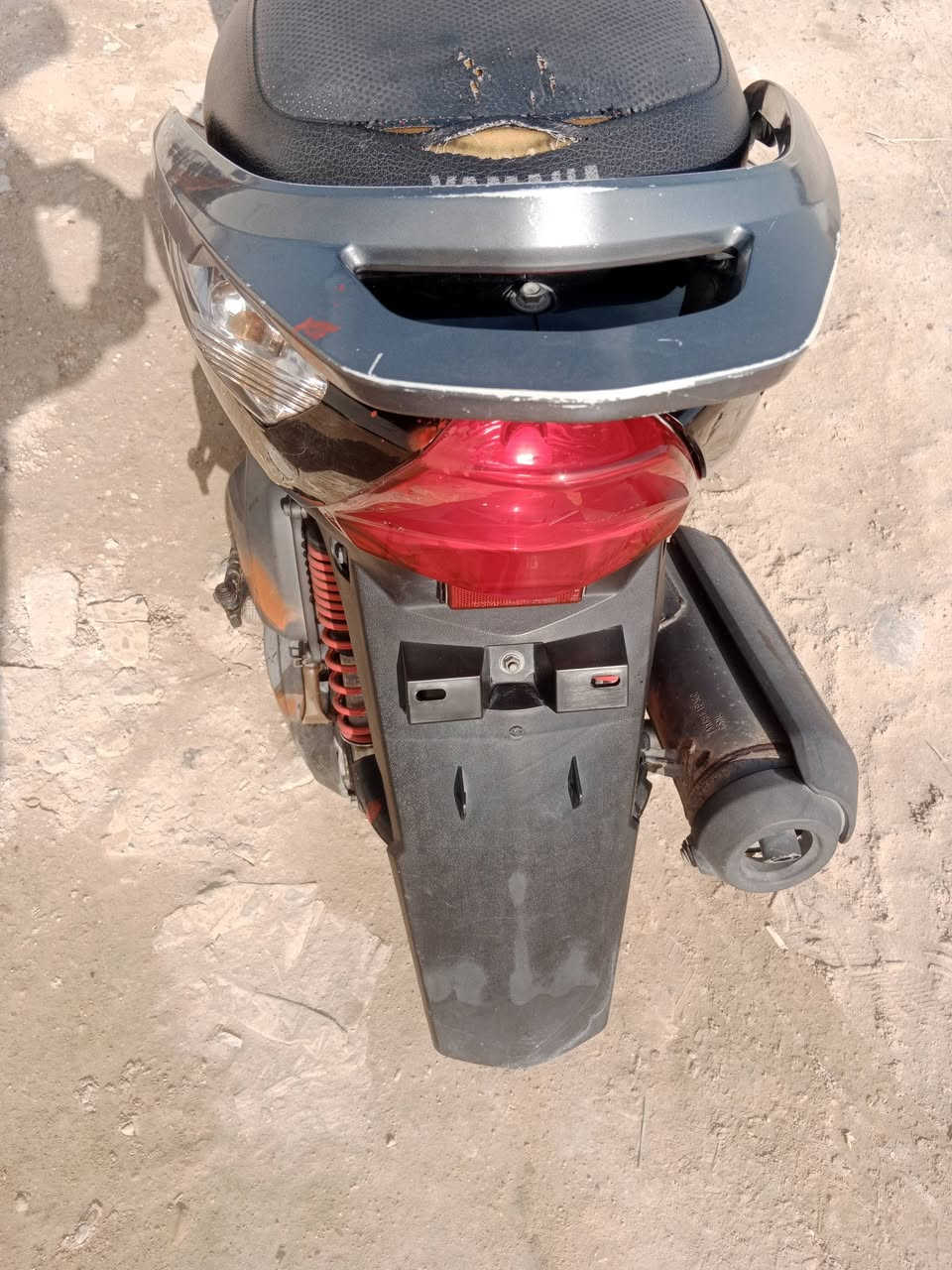 اسلام عليكم دراجه ثعلب نضيفه ابمعنه الكلمه كل نقص مابيهه جاهزه من كلشي السعر 800 عنوان حي العامل ***********
