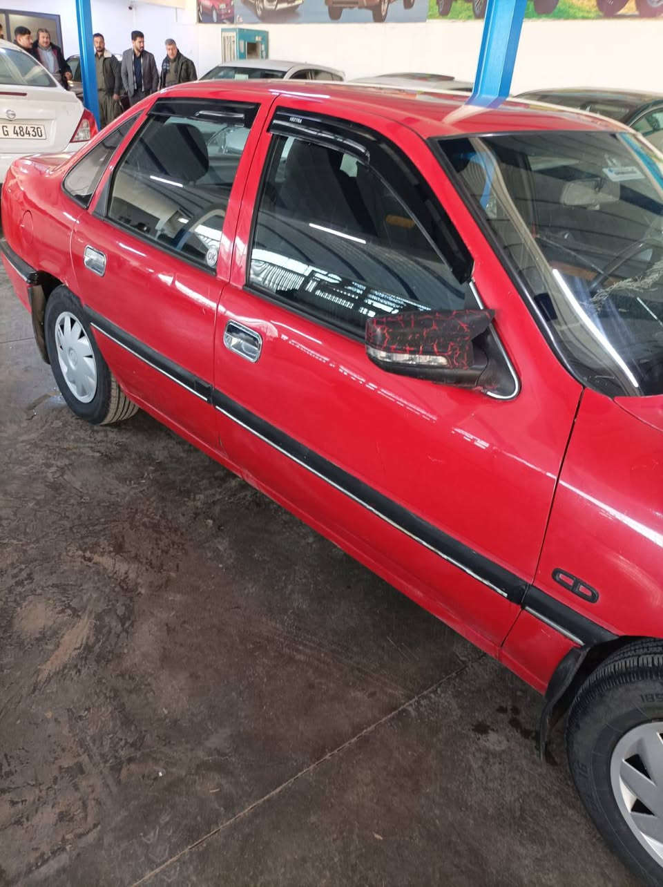 السلام عليكم اوبل فكترا موديل ١٩٩٣  محرك ١٨  كير عادي قطعه وحده صبغ  السيارة نضيفه جاهز من كل النواحي  مكانهة تكريت  
***********
