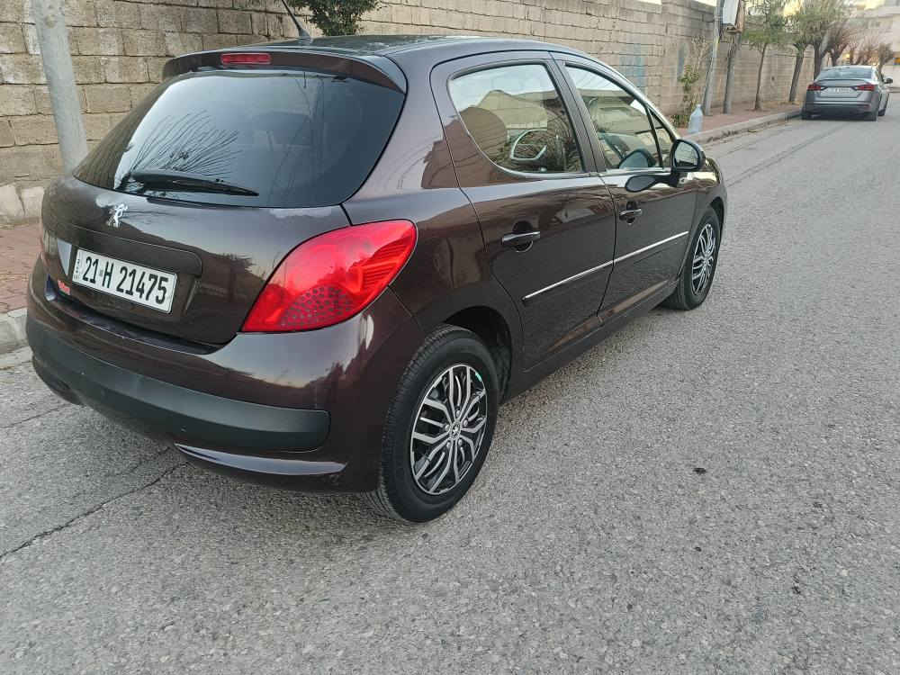 بیجو موودیل 2012بوو فروشتن اتووماتیک ته برید جواجام کاره با سیووج کنتروول ABS جواتای تا زە گیروومه کینه ی به شه رت بوویاخی نییه که میک کال بوونه وەی هه یه  فه حسووسه نه وی ره می تا زه یه تا 2029 سعر65گه لا که میک معا مه له زم *********** السليمانية, العراق
