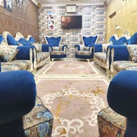 تخم ملكي • 14 مقعد • نظيف 100/100