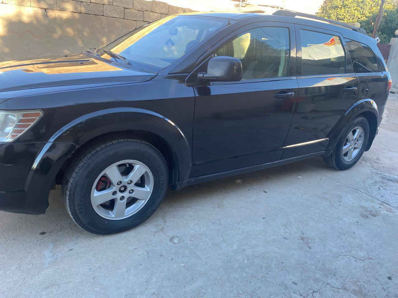 سلام عليكم جورني موديل 2009 محرك 4 بستم منضومة غاز حكوميه السعر 95 مكان السياره كركوك رقم وسنويه وهزه جديده بأسمي السياره نضيفه بمعنى الكلمة الضرر موضح بالسونار داخل الصور للتواصل ***********
