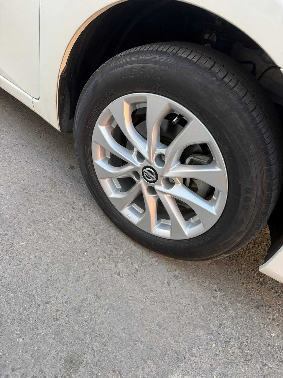 نيسان سنترا موديل 2025 ماشية ٦٠٠٠ كيلو فقط بعدها على وضع الشركة كلشي بيهةجديد  على وضع الوكالة مكفولة كفالة عامة من كلشي  وكالة تتحول باسمك 
سنوية تنهي سنة 2030 السعر ١٢٢ ورقة
العنوان البصرة 
رقم الهاتف ***********
لايوجد واتساب
